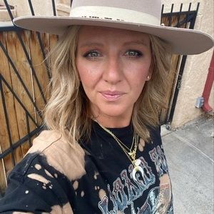 Meet your Posher, Rochelle